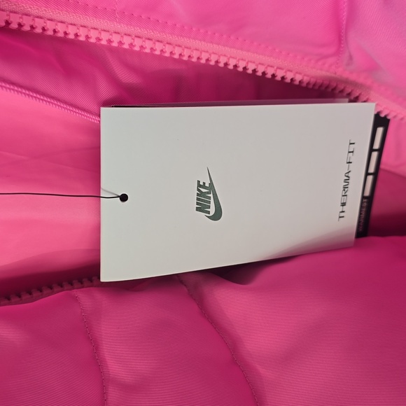 NIKE Swoosh Quilted Down Crop Puffer Jacket, Size S & M, Retail $275.00 USD - Picture 7 of 9